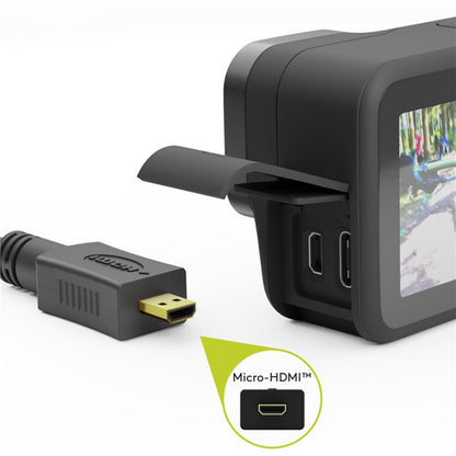Actionkamera med åben port viser Micro-HDMI™ stik og 3 m High Speed Micro-HDMI-kabel, understøtter Ultra HD 8K, HDMI 2.1.