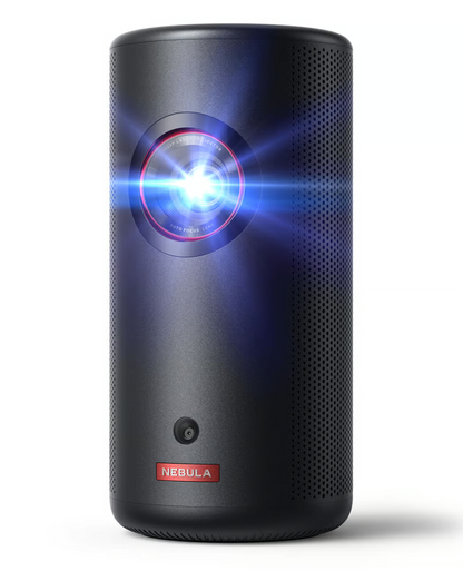 Nebula Capsule 3 Laser-miniprojektor, sort cylinder, blå linse i midten, højttalerhuller, rødt Nebula-logo nederst.