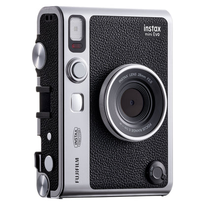 Fujifilm Instax Mini Evo Sort, sort og sølv tekstur, stor linse, blitz, drejehjul og knapper foran og på siden.