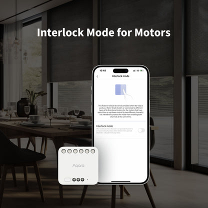 Aqara Dual Relay Module T2 Zigbee relæ vises ved smartphone med Interlock Mode i Aqara-app og rullegardin i baggrunden.