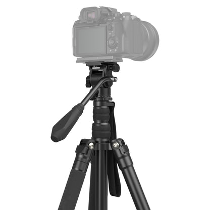 SmallRig 3760 Video Tripod CT180 sort med mobilholder, justerbare ben og panoreringshåndtag, kamera monteret.