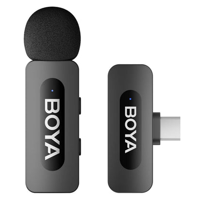 Boya BY-V10 trådløs mikrofon USB-C, sort, to enheder med skumvindskærme, frontknapper og synligt USB-C stik.
