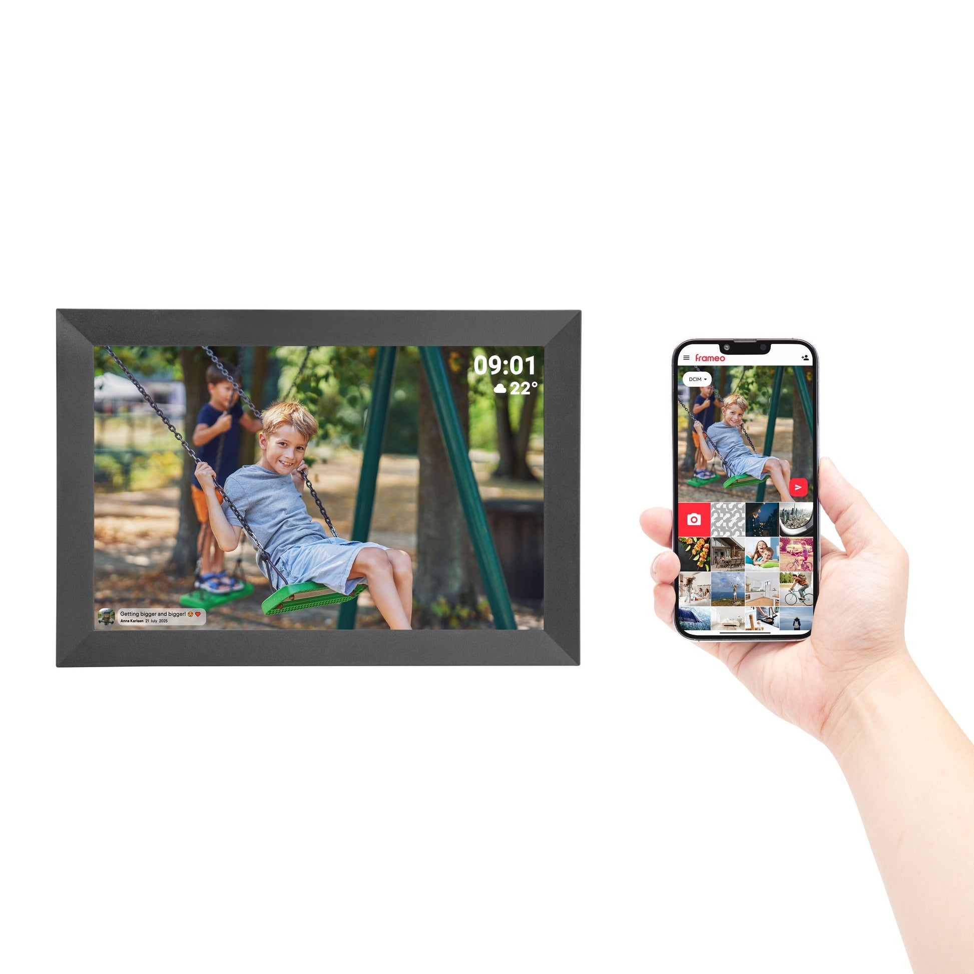 Plexgear digital billedramme 10,1" wifi sort viser barn på gynge og smartphone med Frameo app og billedminiaturer.