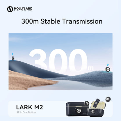 Hollyland Lark M2 Combo trådløst mikrofonsystem med lydudstyr og stort "300m" i centrum, naturskøn baggrund.