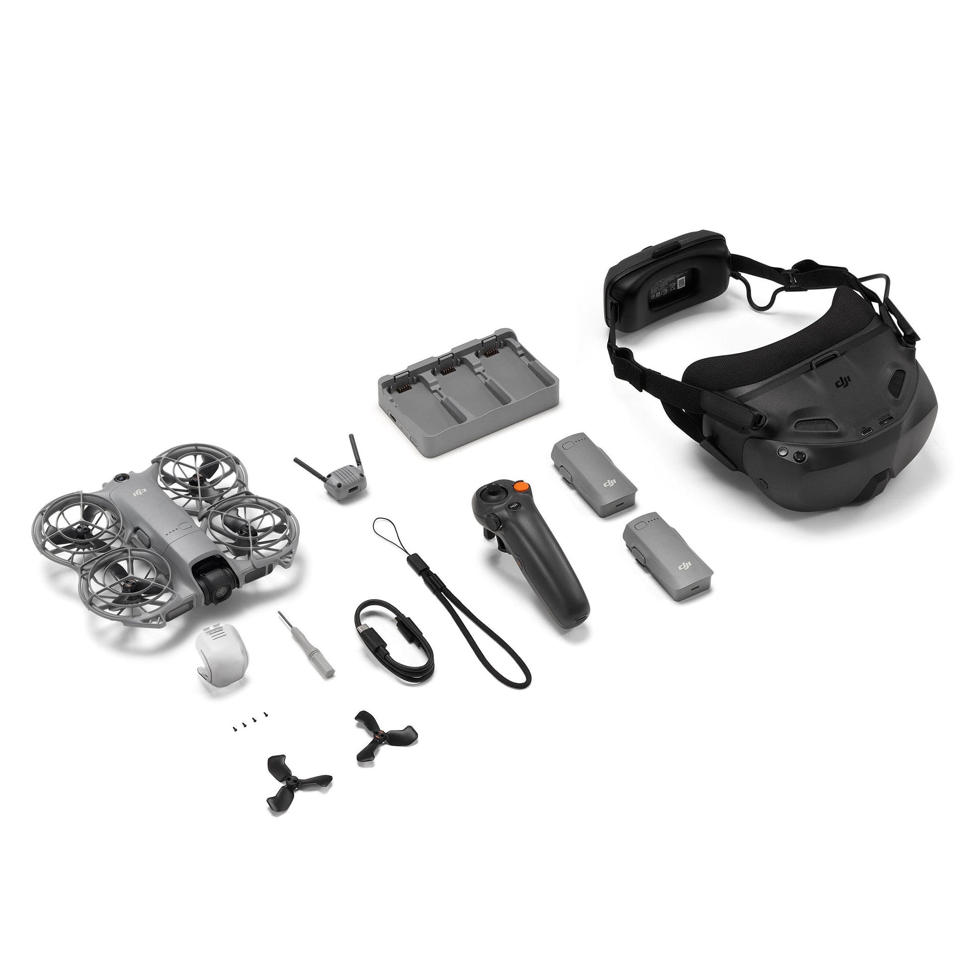DJI Neo 2 Motion Fly More Combo kompakt 4K drone med controller, to batterier, propel, oplader og FPV-headset.