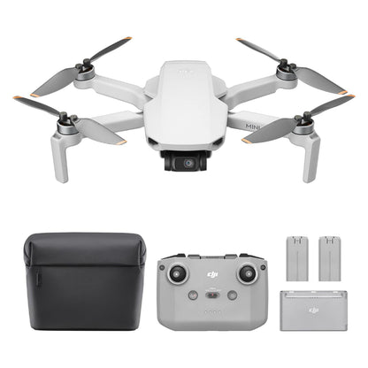 DJI Mini 4K Fly More Combo drone med fjernbetjening, to batterier, ladehub og sort transporttaske, 4K-video.