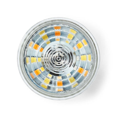 Nedis Wifi E27 LED pære 806 lm, rund med gule og orange LED-segmenter, metallisk kerne og E27 fatning, set oppefra.