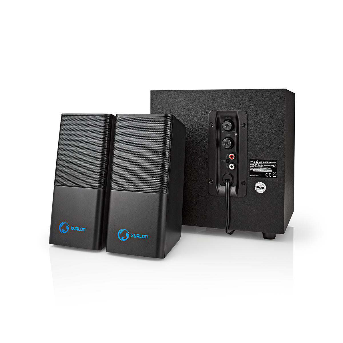 Nedis Gaming 2.1 stereo højttaler med sorte satellitter, subwoofer, synlige bagporte, kabler og blåt Nedis-logo foran.