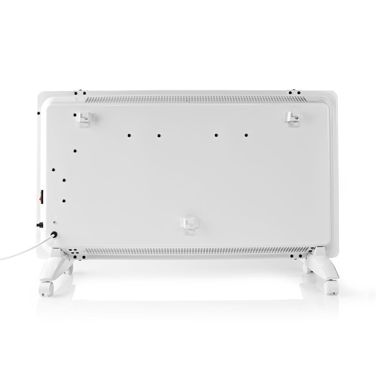 Nedis Wifi SmartLife elradiator 2000W hvid, set bagfra med ventilationshuller, vægbeslag, ledning og justerbare fødder.