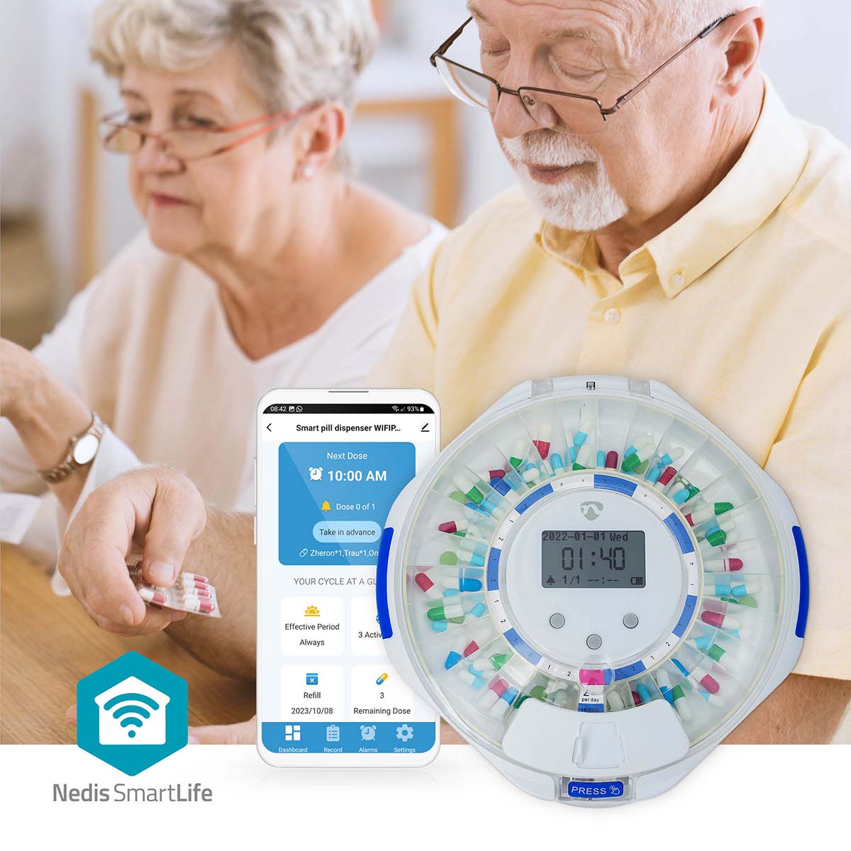 Nedis SmartLife Pilledispenser med LCD WiFi, synligt Nedis-logo, smartphone med medicinpåmindelse-app.