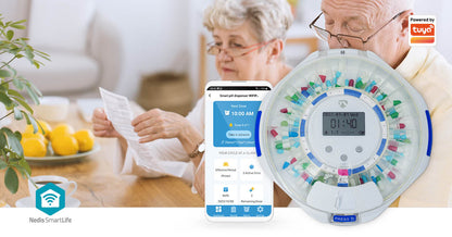 Nedis SmartLife-pilledispenser med LCD og WiFi samt smartphone med medicin-app, Tuya logo synligt.