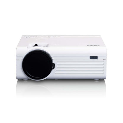 LCD-projektor i hvid med stor sort linse, betjeningsknapper foroven, Full HD 1080P, ses forfra.