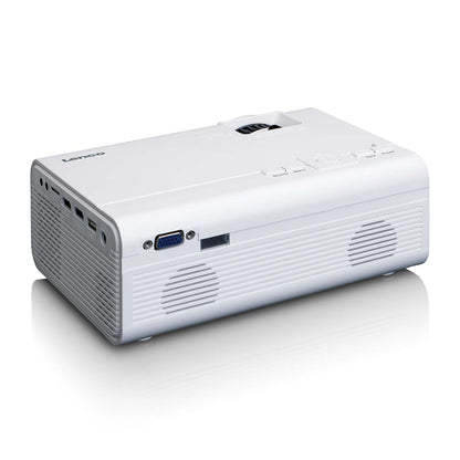 LCD-projektor med Full HD 1080P, HDMI, USB og VGA-porte, topknapper og ventilationsgitre foran og på siden.