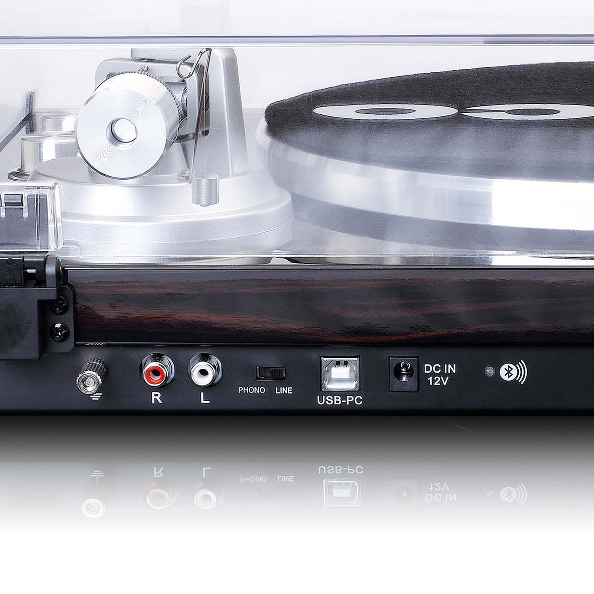 Lenco Bluetooth pladespiller LBT-188WA bagpanel med lydudgange, PHONO/LINE-omskifter, USB-port og DC IN 12V-port.
