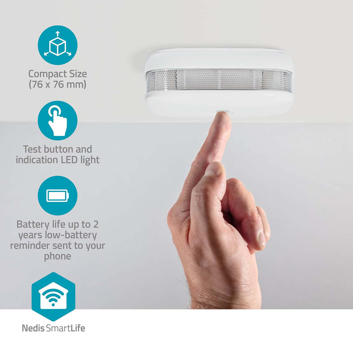 Nedis SmartLife Røgalarm på loft, testknap trykkes, LED-indikator, Wi-Fi, kompakt design, lang batteritid.