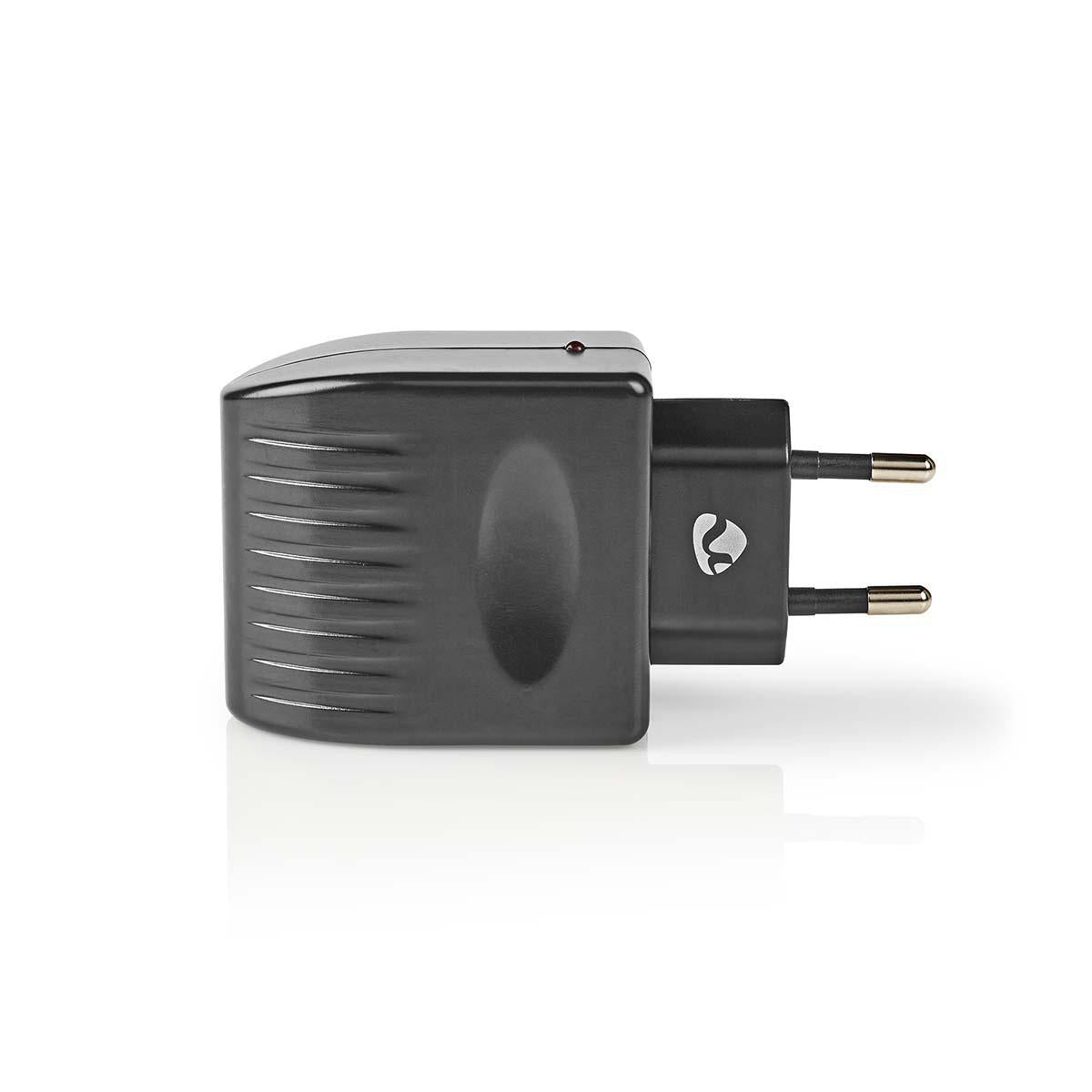 DC-adapter 220V til 12V vægoplader, sort med to runde stikben, rillet overflade og lille indikatorlys foroven.