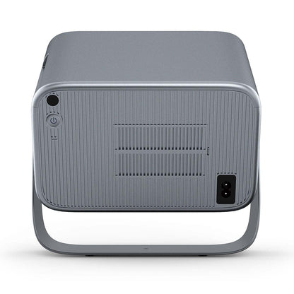 Lenco LCF LPJ-960SI Smart Wifi Projektor sølv bagfra med powerknap, ventilationsgitter og strømindgang på buet stander.