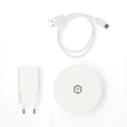 SmartLife luftkvalitetsmåler hvid rund med WiFi-symbol, USB-strømforsyning, mikro-USB-kabel, SmartLife app-support.
