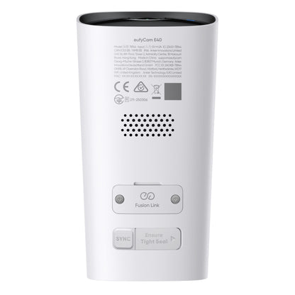 EufyCam E40 ekstra kamera bagfra med 2K-overvågning, etiketter, ventilationshuller, Fusion Link-knap og synk-knap.