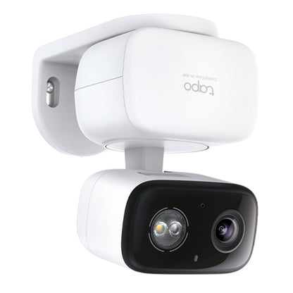 TP-Link Tapo C216 trådløst overvågningskamera sort front, motoriseret pan/tilt, AI-detektion, på vægholder set fra vinkel.