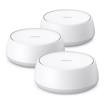 TP-Link Deco BE22 Mesh-system Wifi 7 BE3600, tre hvide runde routere med LED-indikatorer arrangeret i trekant.