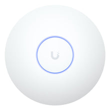 Ubiquiti UniFi U7 langt rækkevidde accesspoint hvid med blå LED-ring og UniFi U-logo, understøtter PoE og WiFi 7.