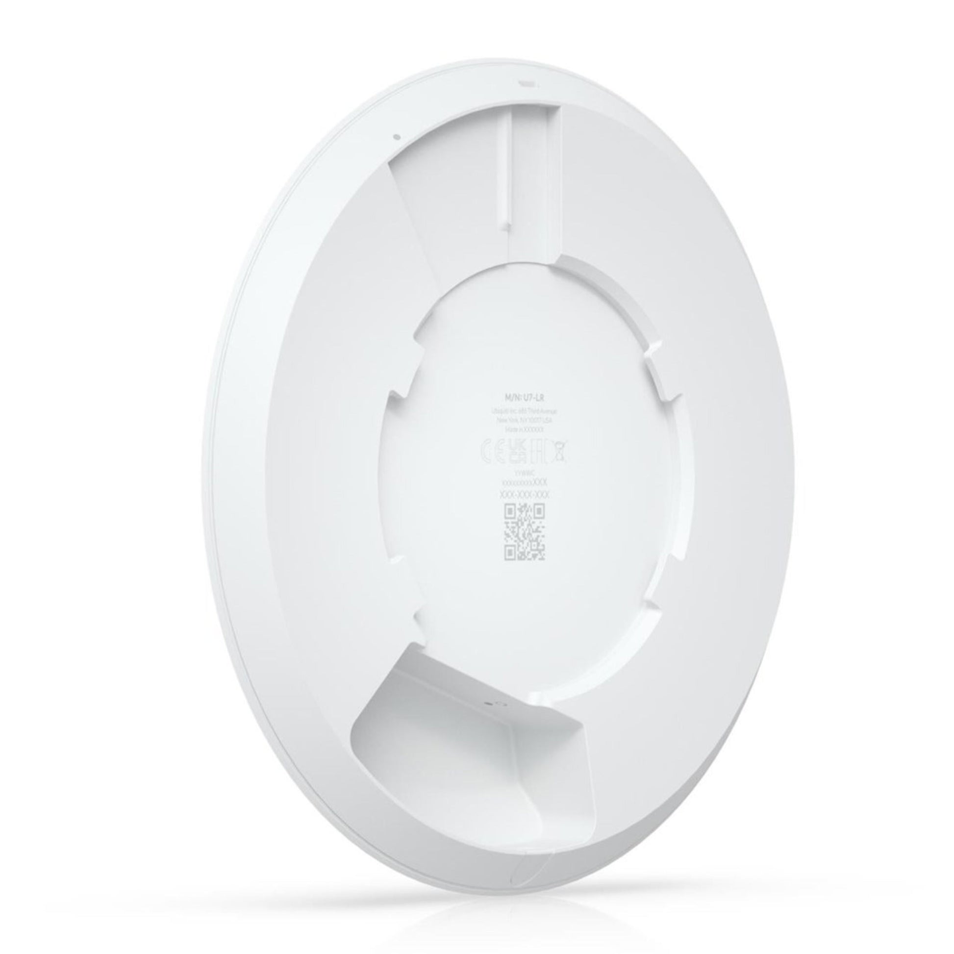 Ubiquiti UniFi U7 Langtræks adgangspunkt hvid set bagfra med indhak, central QR-kode og teknisk mærkning.