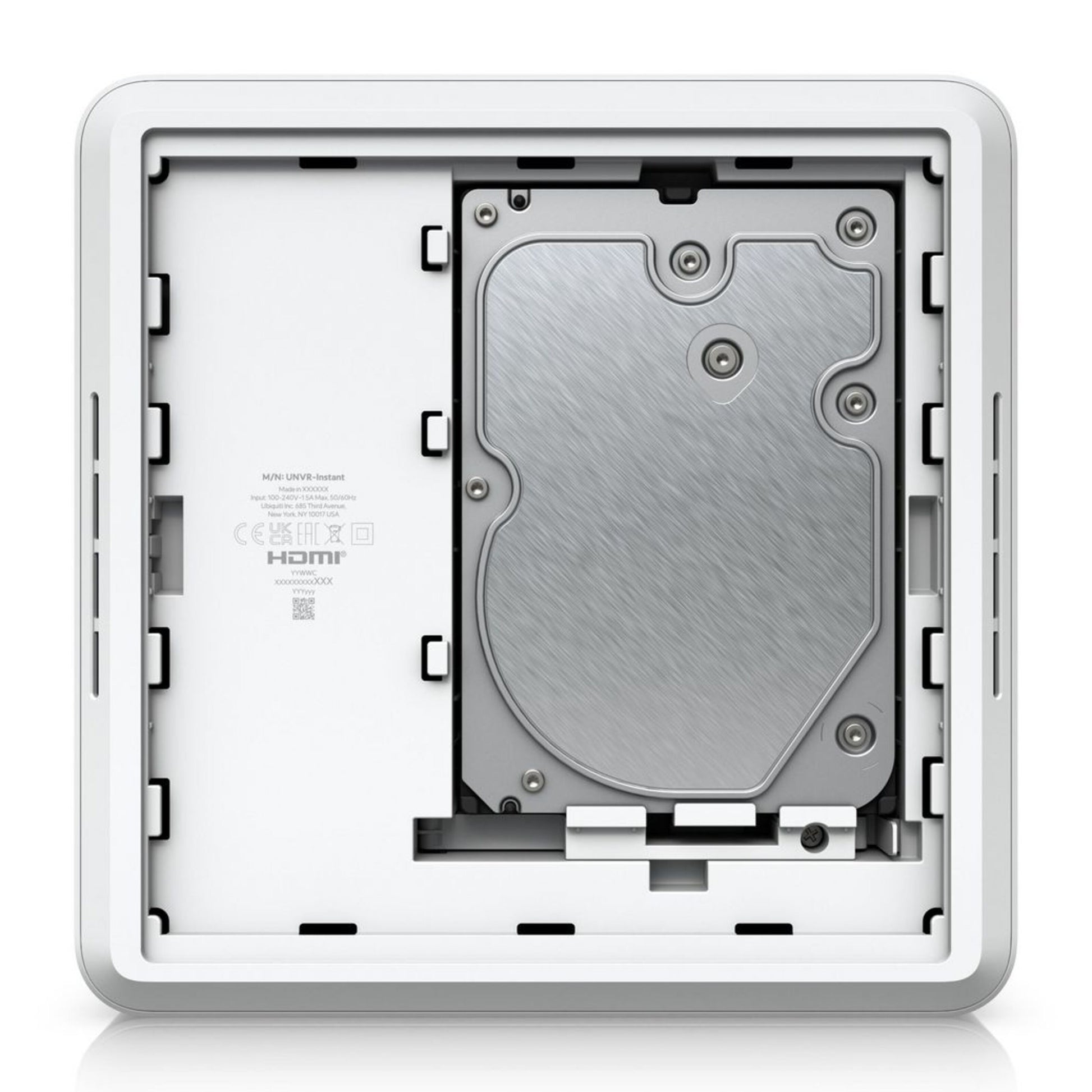 Ubiquiti UniFi Netværk Videooptager Instant set bagfra med åbent panel, stor harddisk og 6 PoE-porte med synlige portmærkater.