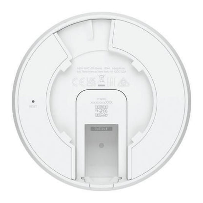 Ubiquiti G5 Dome PoE-overvågningskamera, bundt med etiket, symboler, PoE IN-port, QR-kode, reset-knap, IR-nattesyn.