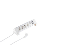4-vejs bordstikdåse med 2x USB, fire udtag, on/off-knap og ledning med stik i hvid.