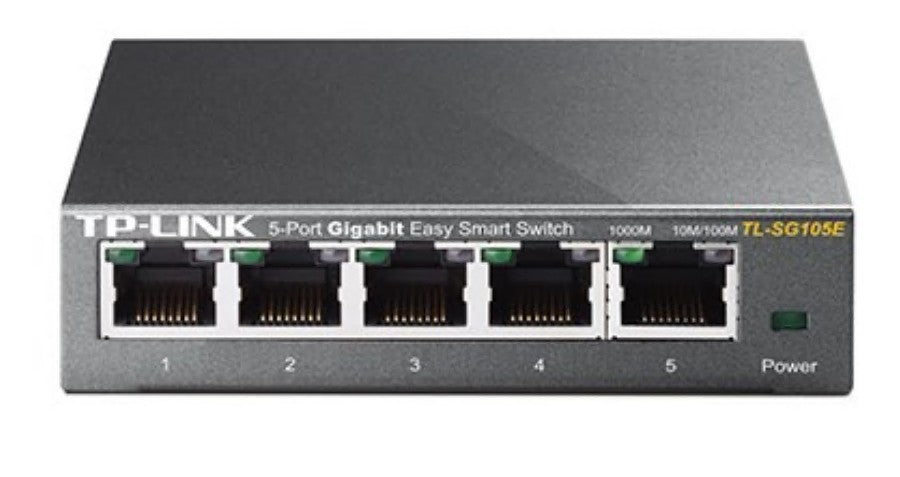 TP-Link SG105E netværksswitch med 5 porte mærket 1-5, LED-indikatorer over hver port og strømindikator til højre.