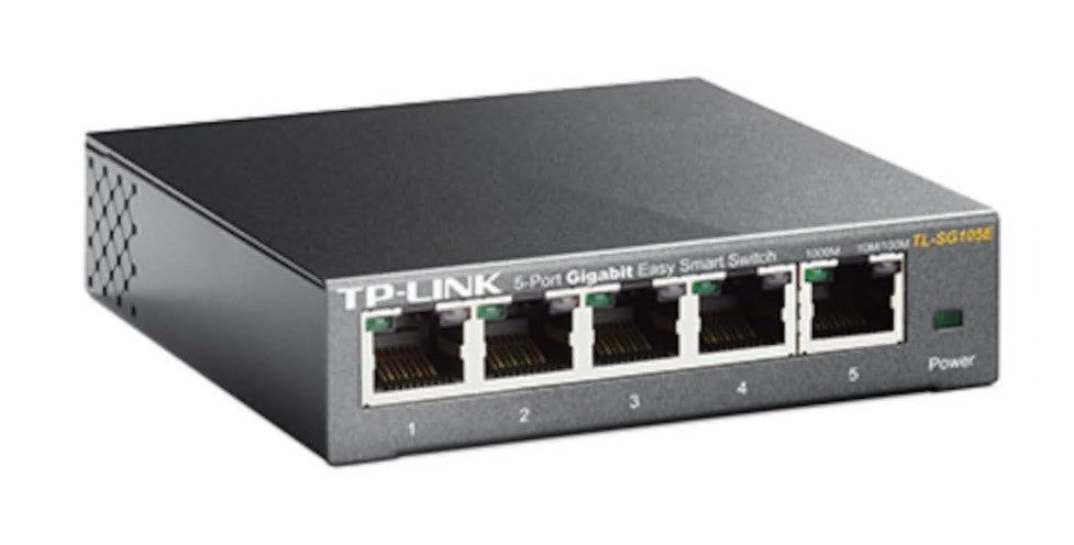 TP-Link netværksswitch SG105E sort, rektangulær med 5 Ethernet-porte, indikatorlys og modelnummer TL-SG105E.