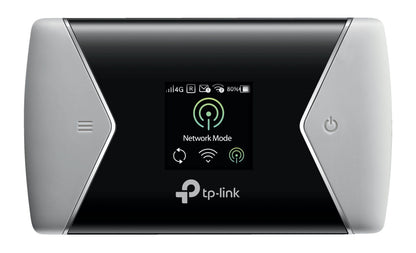 TP-Link M7450 4G-router med modem AC1200, sort med sølvkanter, display for signal/batteri/netværk og højre tænd/sluk-knap.