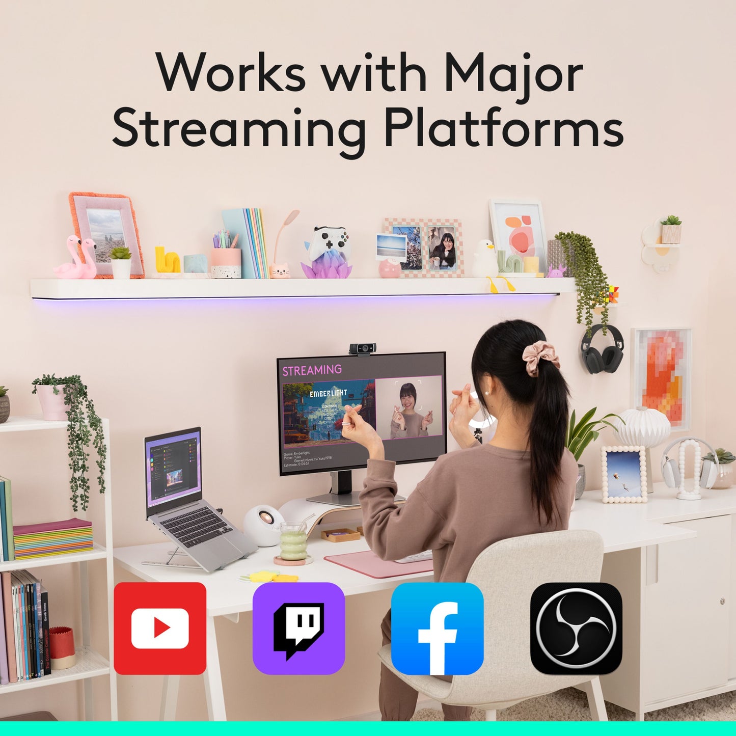 Logitech C922 Pro Stream Webcam i brug, streamingikoner YouTube, Twitch, Facebook, OBS Studio og tekst Fungerer med de største streamingplatforme.