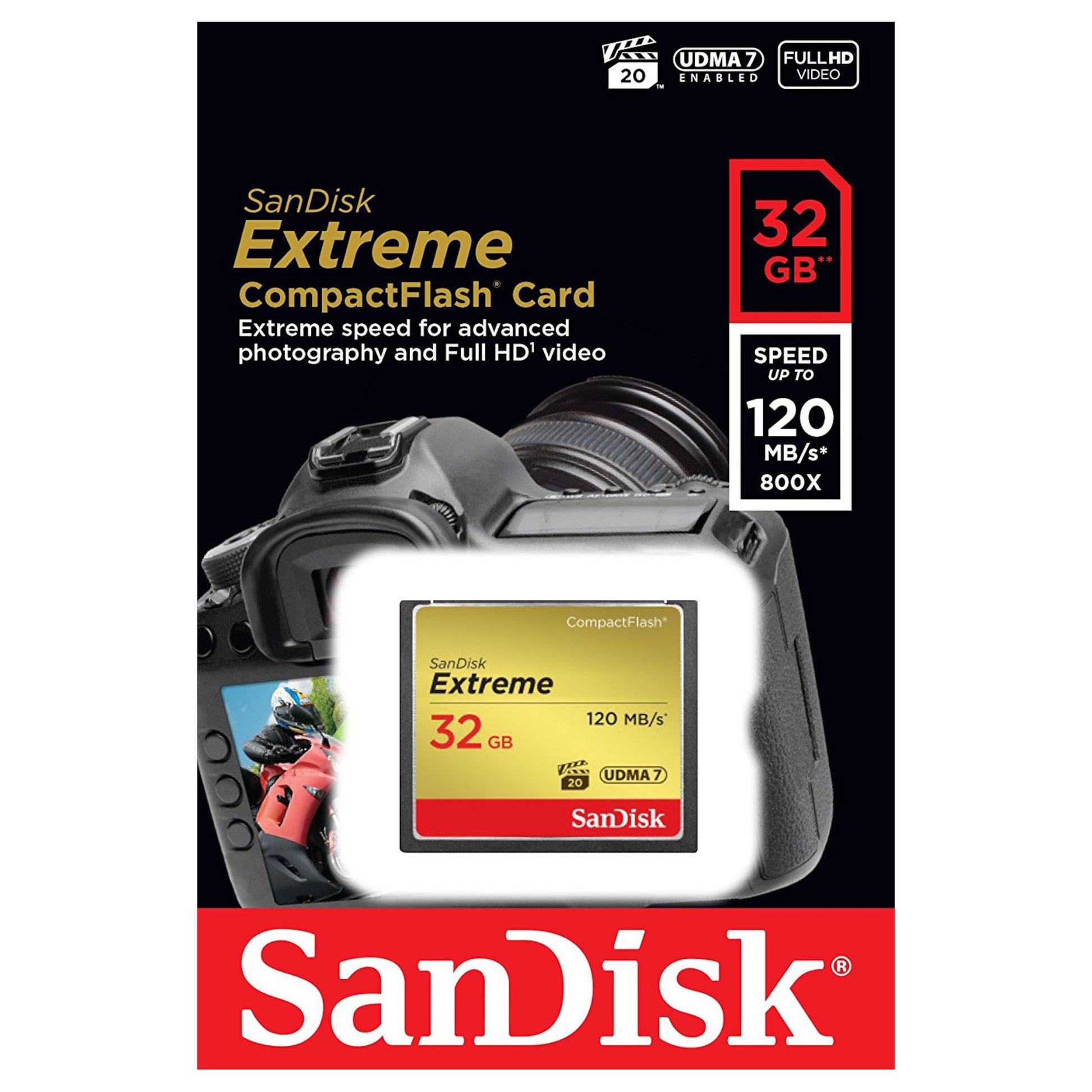 SanDisk Extreme CF-kort 32GB op til 120MB/s sammen med digitalkamera, sort/rød emballage med hvid og gul tekst.