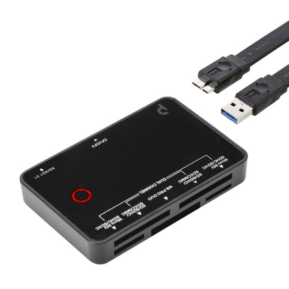 Plexgear Ultra 3.0 sort USB 3.0 kortlæser med fire mærkede slots, indikatorlys og kabel med micro USB og USB-A stik.