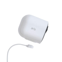 Arlo sikkerhedskamera sideview med netadapter til Ultra, Pro 3, Floodlight og magnetisk forbindelse, udendørsmodel.