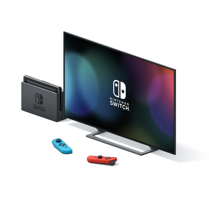 Nintendo Switch 2019 spillekonsol 6,2" docked med rød og blå Joy-Con foran tv med Nintendo Switch logo.