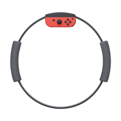 Nintendo Ring Fit Adventure til Switch, sort cirkelformet fitnessring med to teksturerede håndtag og rød controller øverst.