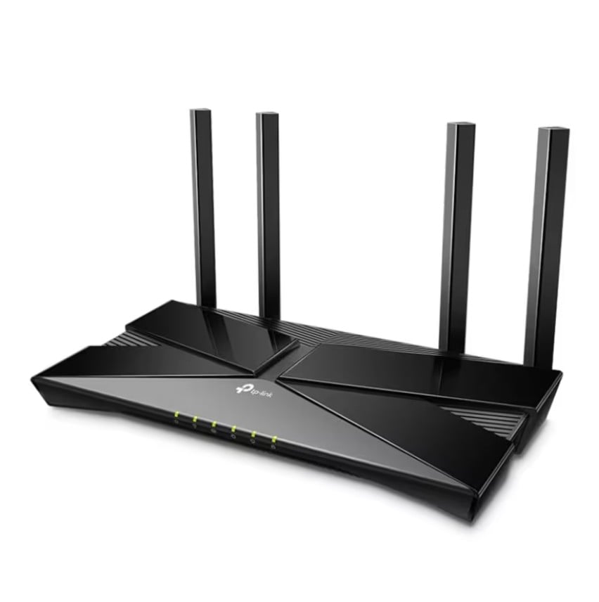 TP-Link Archer AX1500 sort WiFi 6 router med fire lodrette antenner, frontindikatorer og MU-MIMO.