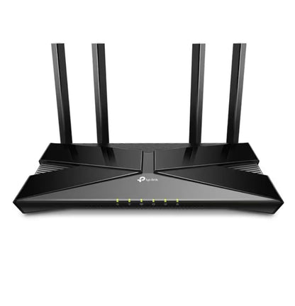 TP-Link Archer AX1500 sort WiFi 6 router med fire opretstående antenner og grønne indikatorlys på frontpanelet.