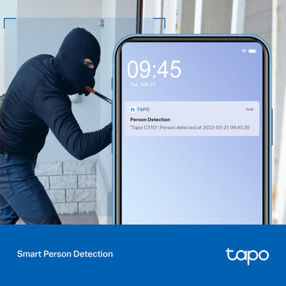 Tp-Link Tapo C310 Trådløst overvågningskamera sender ejendomsovervågning-alert på smartphone-skærm i forgrunden.