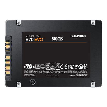 Samsung 870 EVO SSD 500GB sæt fra ovn med label og certificeringer synlige, SATA-stik til venstre.
