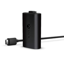Xbox Spil og Oplad Batteripakke sort med Xbox-logo ved siden af USB-C opladerkabel, til Xbox-controller.