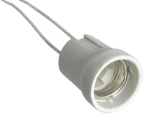 Goobay Lampeholder E27 med to tilsluttede ledninger til montering og fastholdelse af pære.