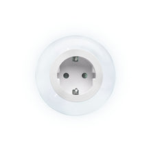 Ledsavers Natlampe, hvid europæisk stikkontakt med natlysfunktion set forfra.
