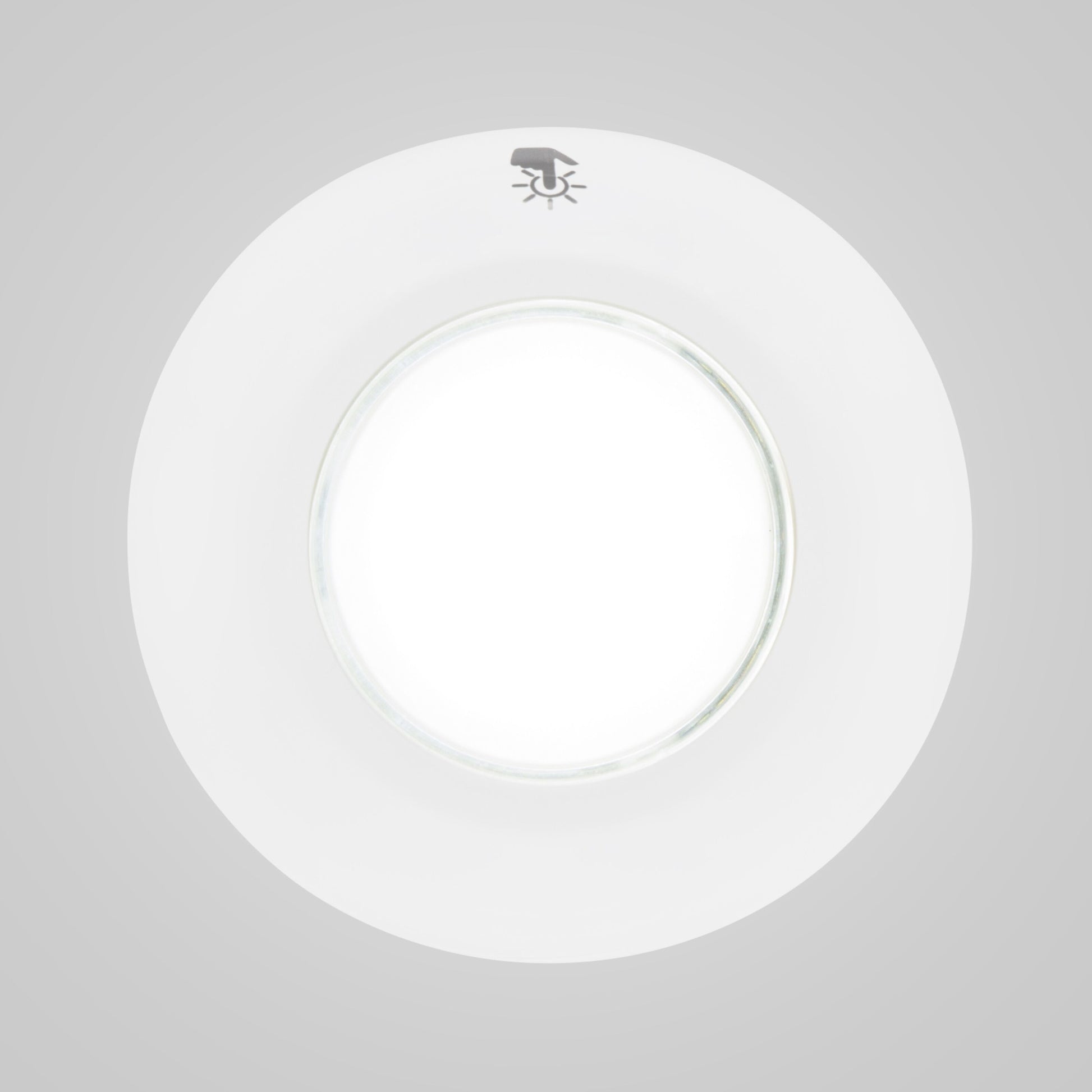 Rubicson Touch LED-spot, rund hvid model med grå kant og ikon øverst med hånd der rører en pære.