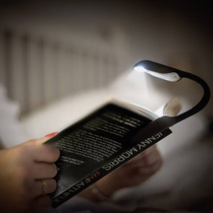 Energizer Boglampe LED fleksibel clip-on lampe oplyser bogsider i seng, synlig lysstyrke og bøjeligt design.