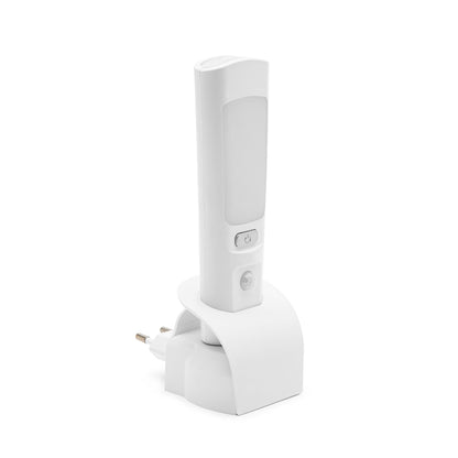 Luxorparts genopladelig LED lommelygte og natlampe, hvid, opladestander, synlig tænd/sluk-knap og tobenet stikprop.
