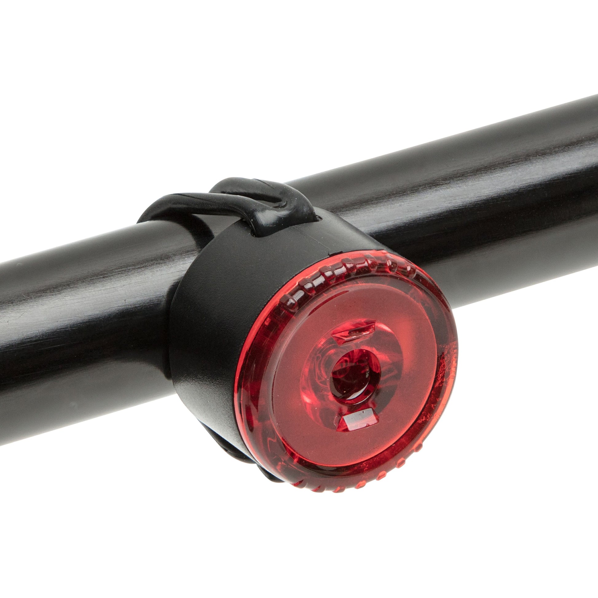 Ledsavers Cykellygter rød LED baglygte monteret på sort cykelstel med gummirem, batteridrevet.